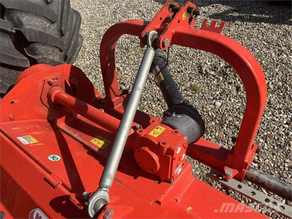 Maschio CORAZZA Žacie stroje