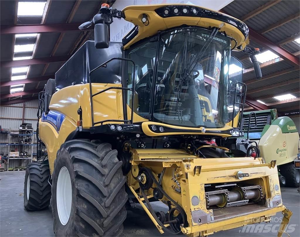New Holland CR9.80 Kombinované zberacie stroje
