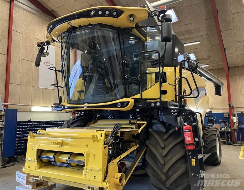 New Holland CR9.80 Kombinované zberacie stroje