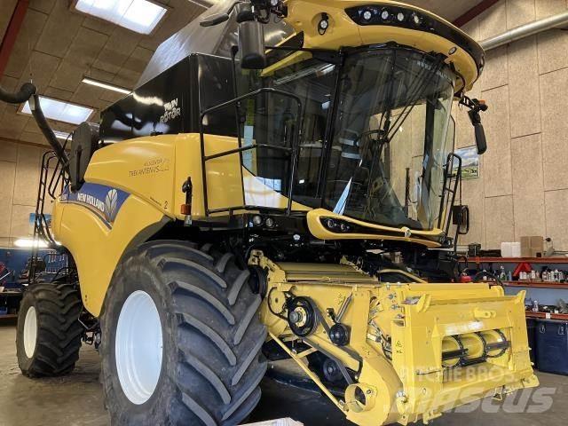 New Holland CR9.80 Kombinované zberacie stroje