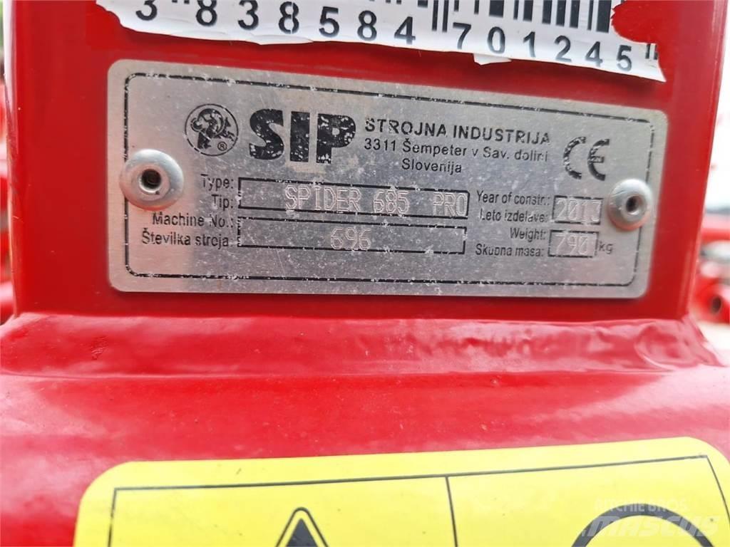 SIP 685/6 PRO Obracače a zhrabovače sena