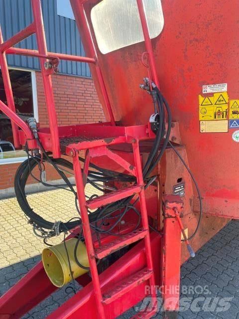 Trioliet 2400 L Samozberacie vozy