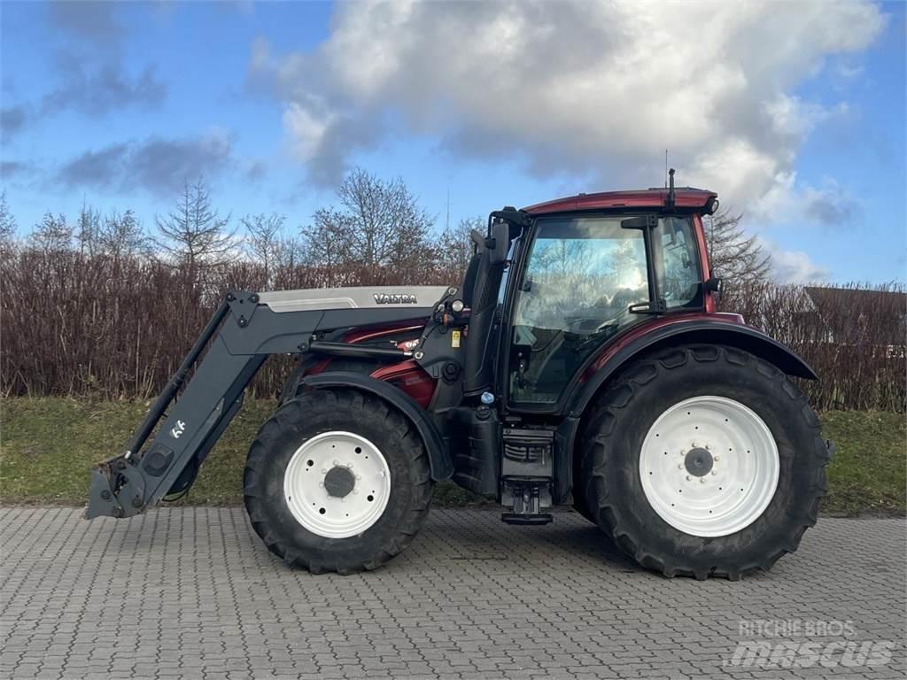 Valtra N 174 Traktory