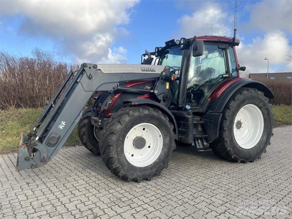 Valtra N 174 Traktory
