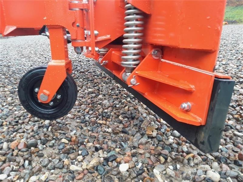  - - -  BOXER AGRI Snežné pluhy, predné snežné radlice
