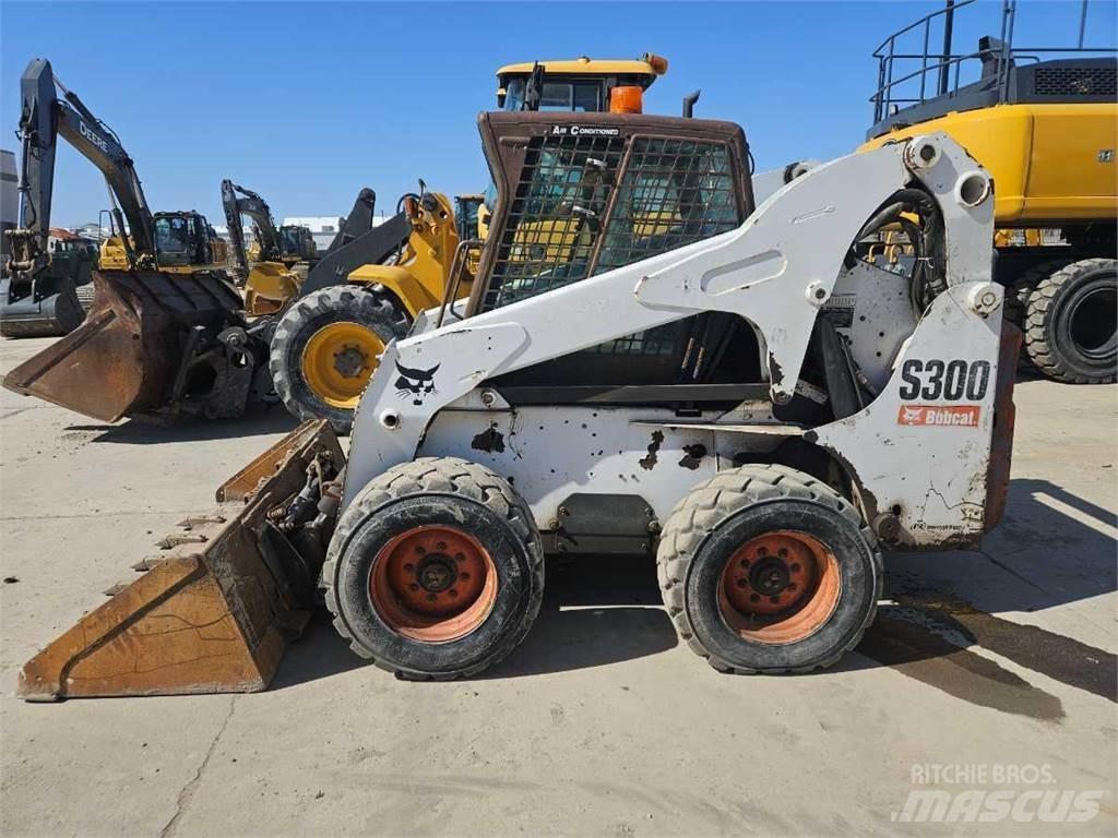 Bobcat S300 Šmykom riadené nakladače