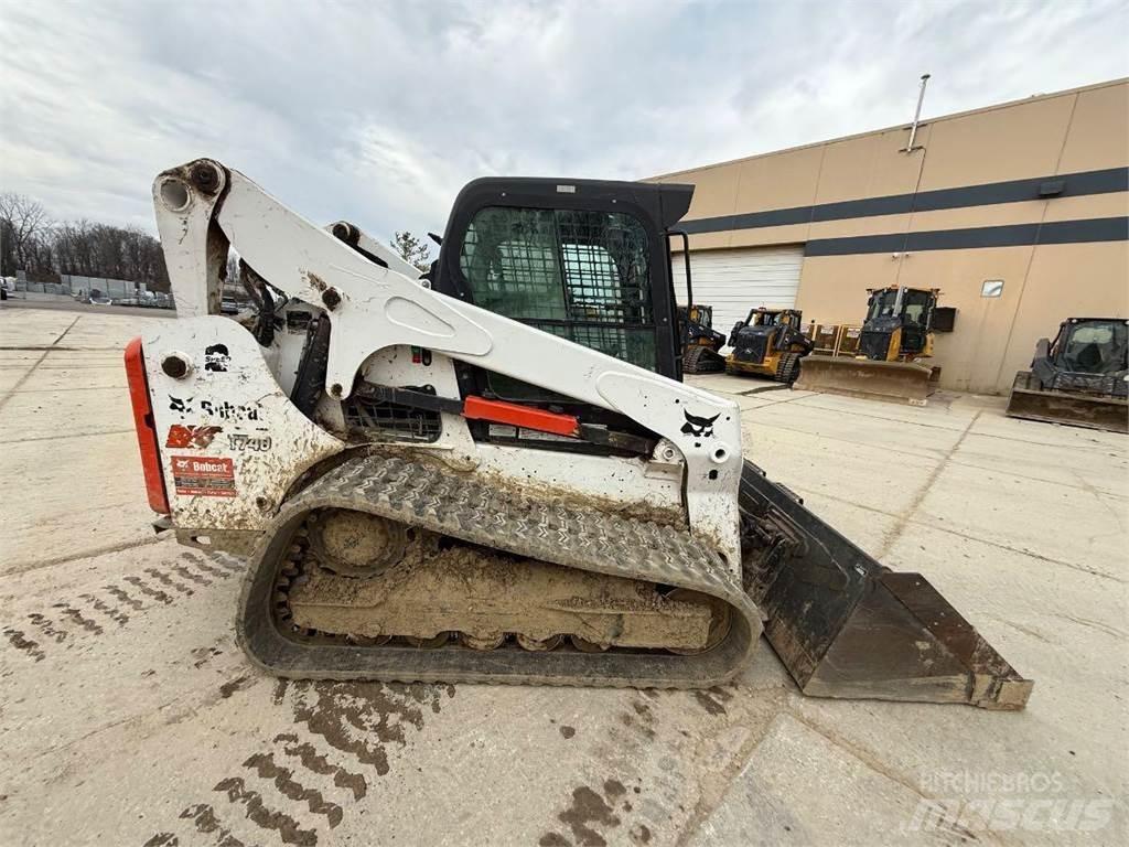 Bobcat T740 Mininakladače