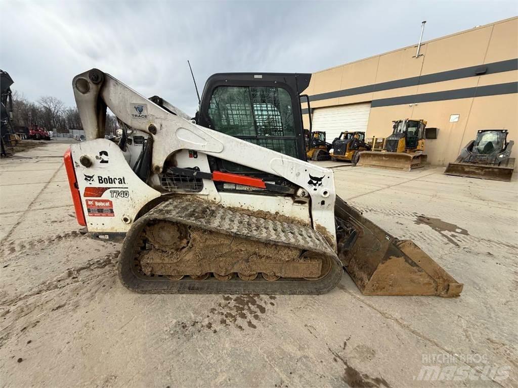 Bobcat T740 Mininakladače