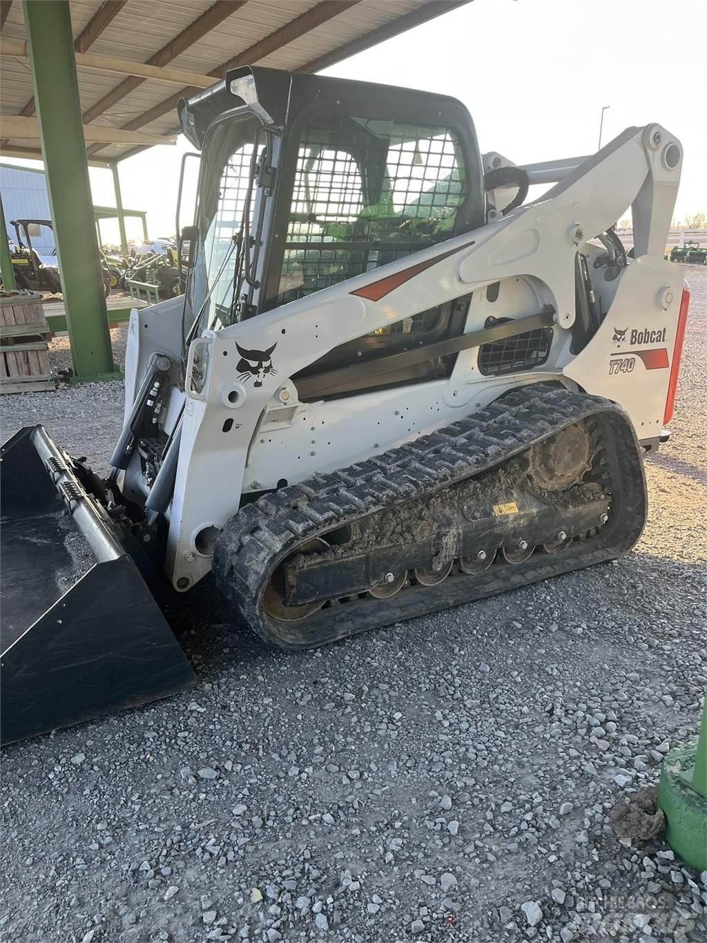 Bobcat T740 Mininakladače