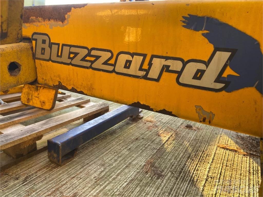 Bomford Buzzard Drviče a rezače balíkov