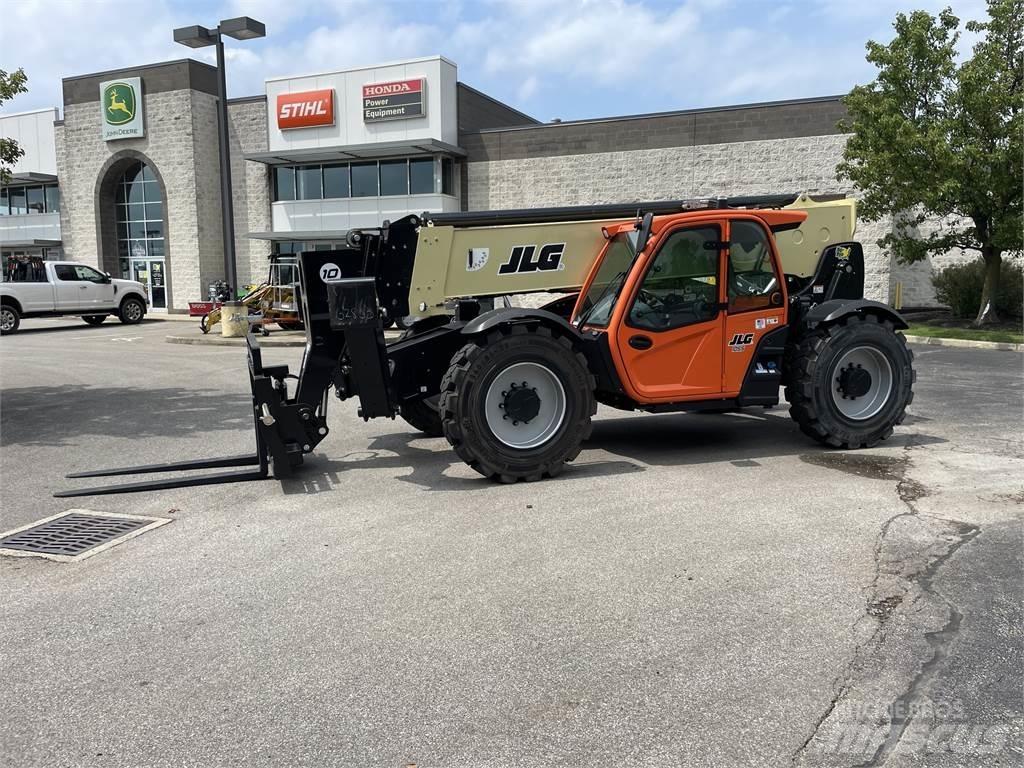 JLG 1055 Teleskopické manipulátory