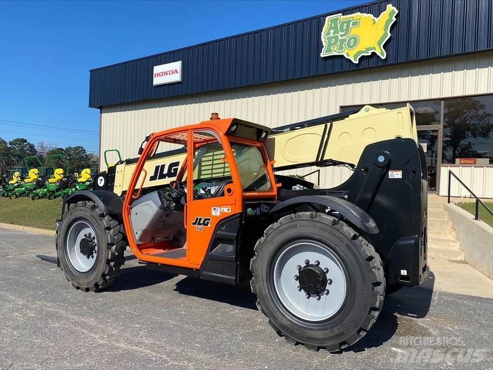 JLG 742 Teleskopické manipulátory