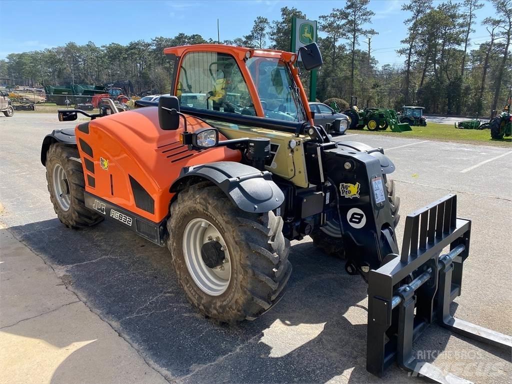 JLG 832 Teleskopické manipulátory