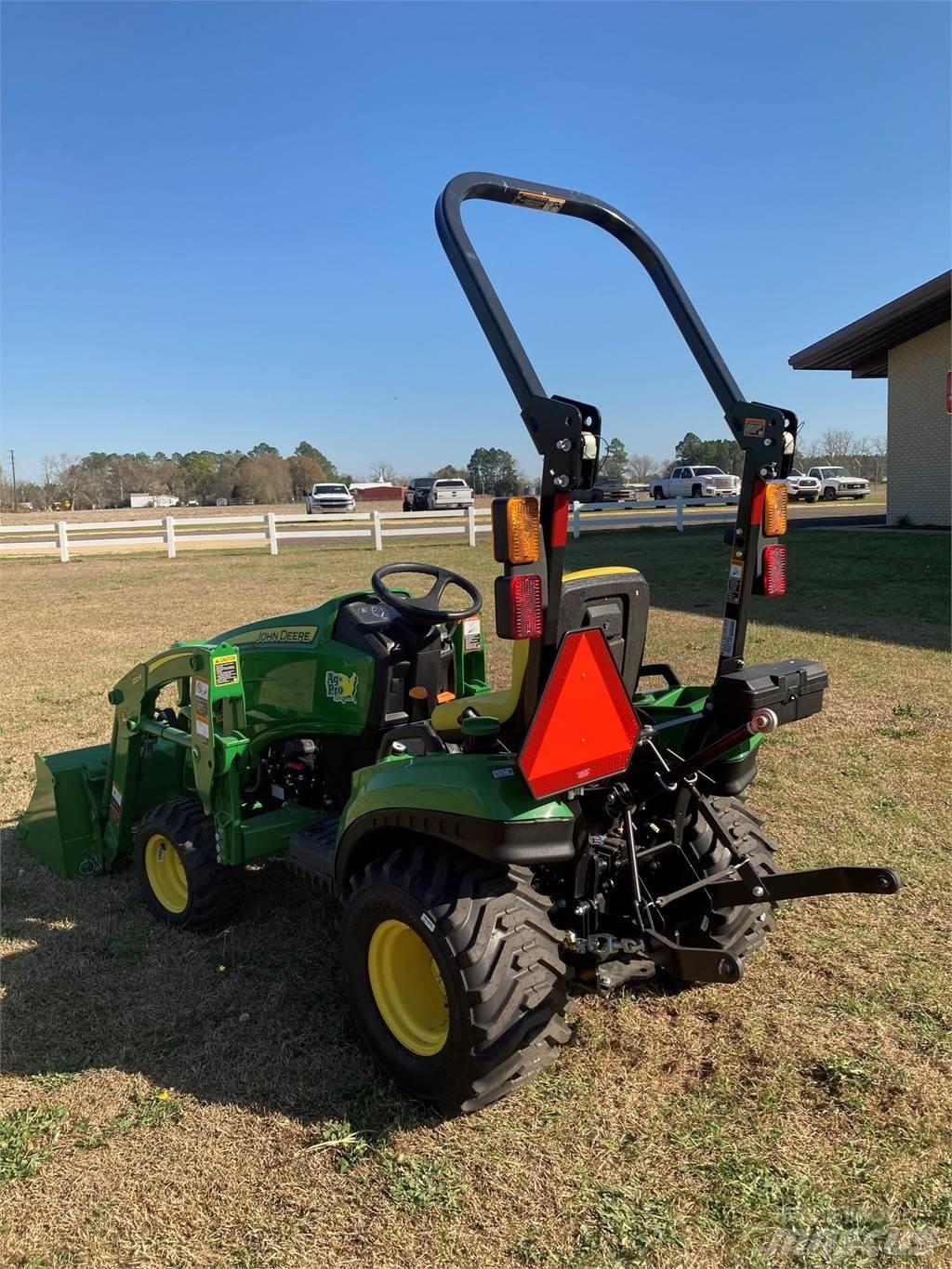 John Deere 1023E Kompaktné traktory