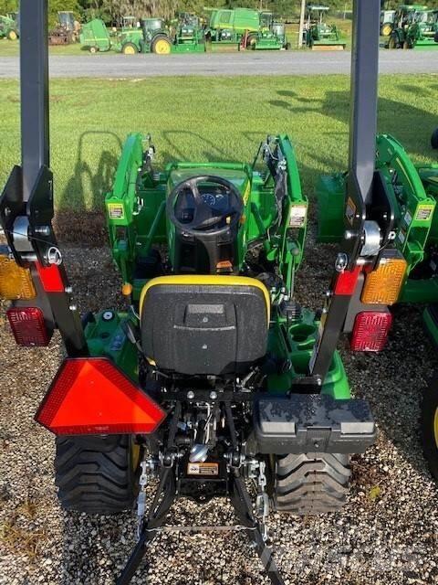 John Deere 1023E Kompaktné traktory