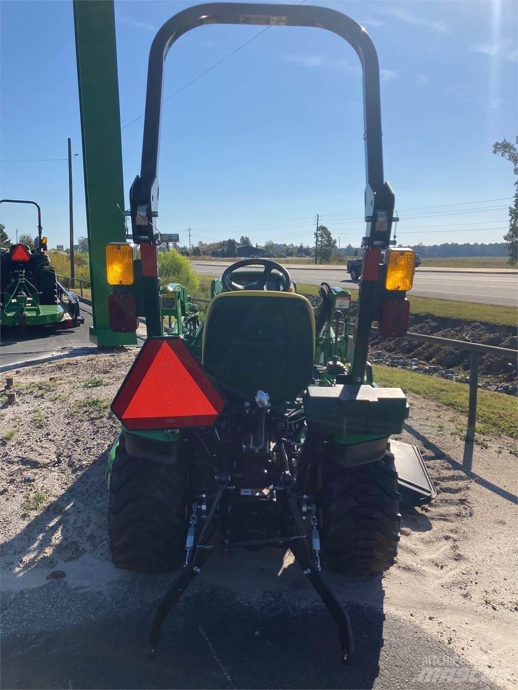 John Deere 1023E Kompaktné traktory