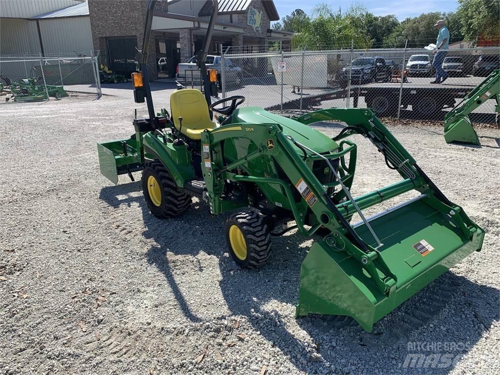 John Deere 1023E Kompaktné traktory
