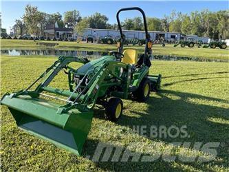 John Deere 1023E Kompaktné traktory