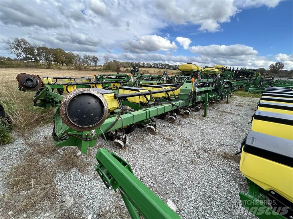 John Deere 1720 Sadiace stroje