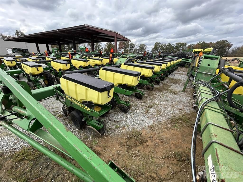 John Deere 1720 Sadiace stroje