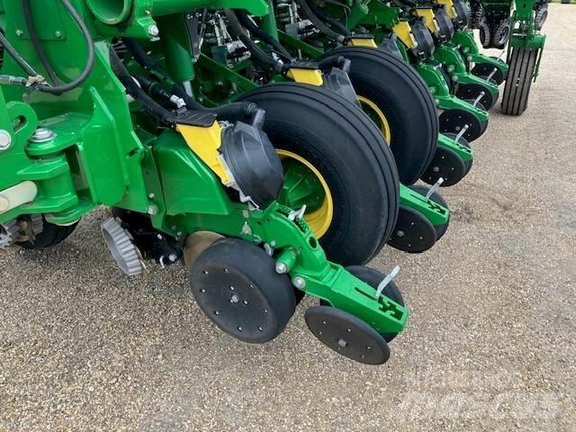 John Deere 1795 Sadiace stroje