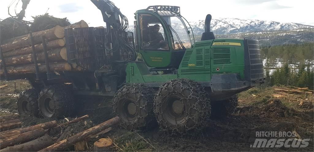 John Deere 1910G Lesné traktory
