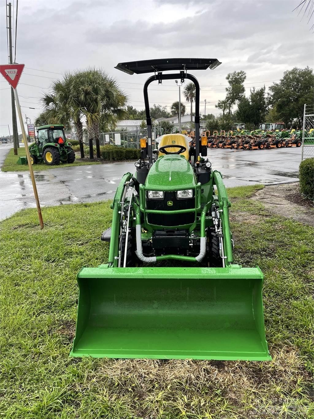 John Deere 2025R Kompaktné traktory
