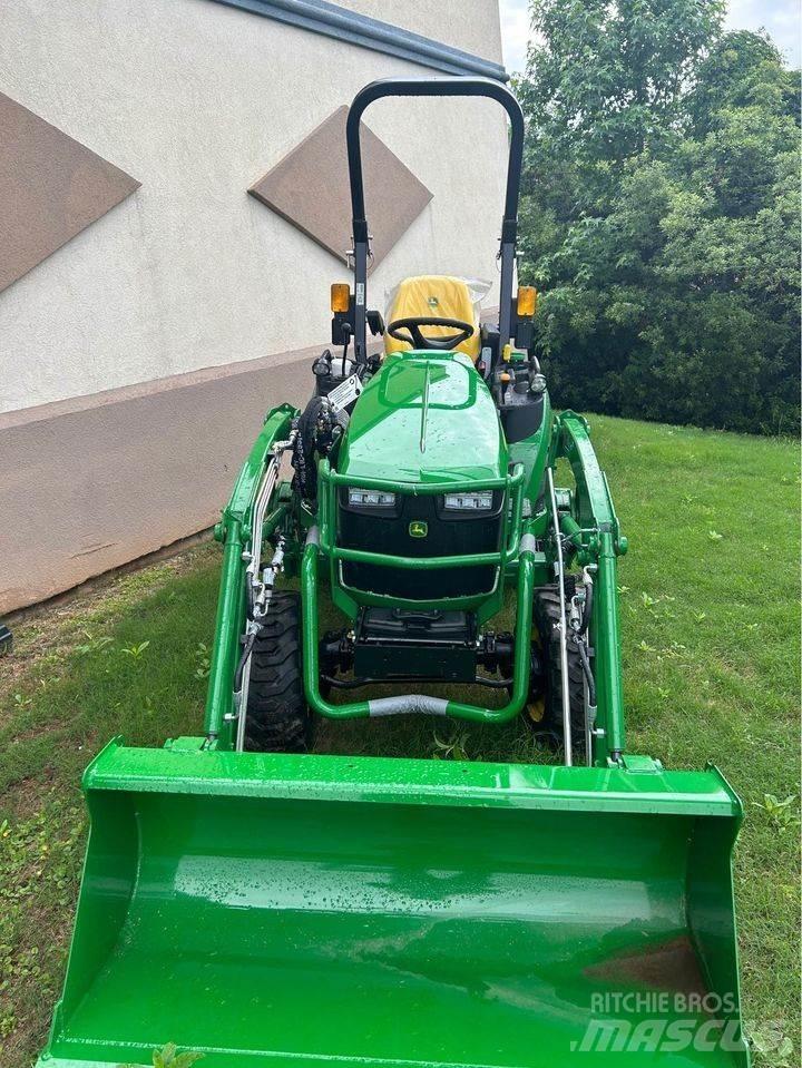 John Deere 2025R Kompaktné traktory