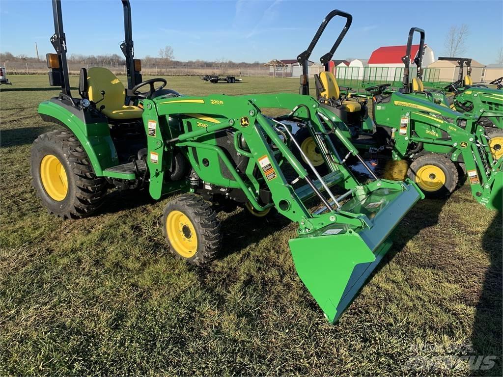 John Deere 2032R Kompaktné traktory