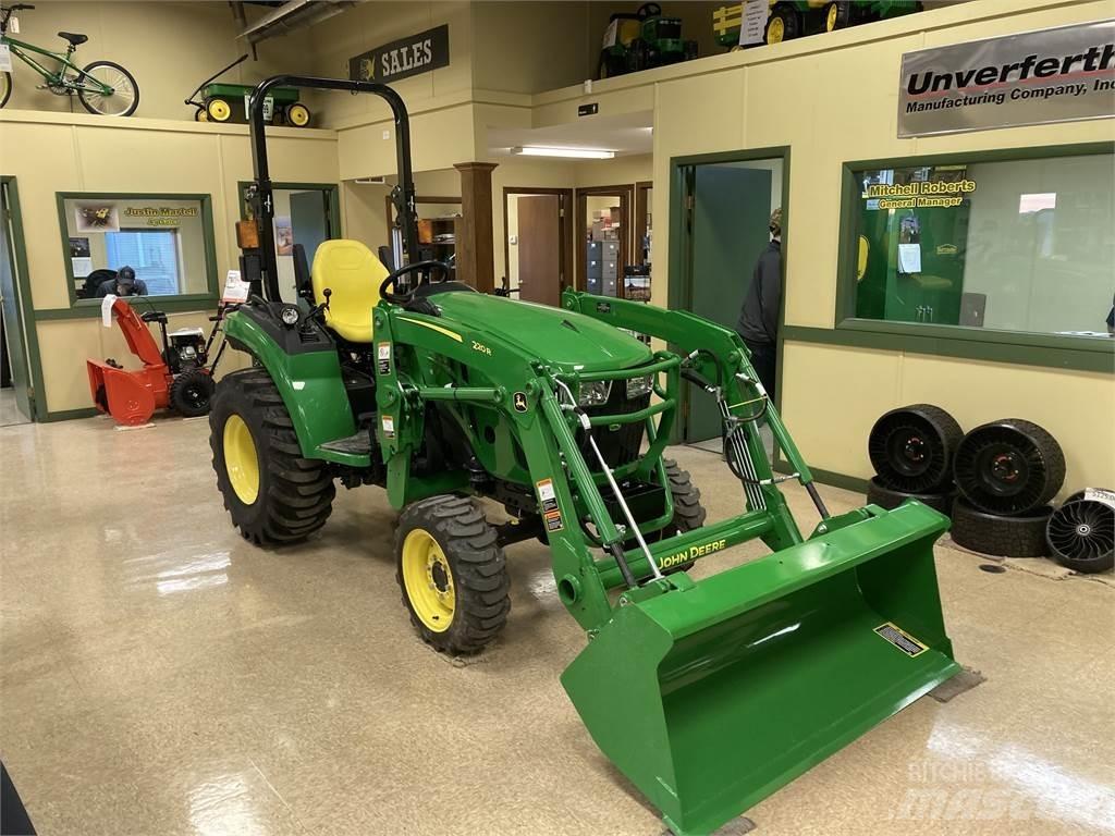John Deere 2032R Kompaktné traktory