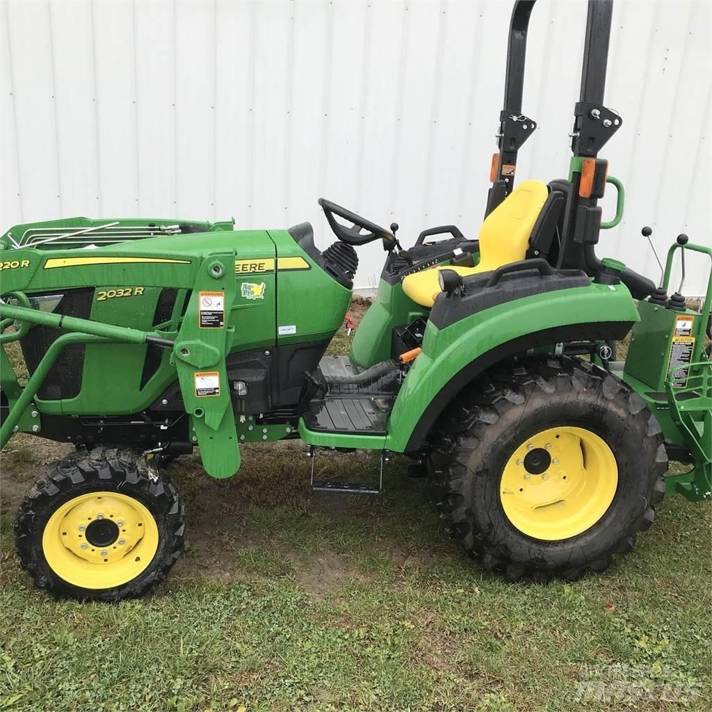 John Deere 2032R Kompaktné traktory