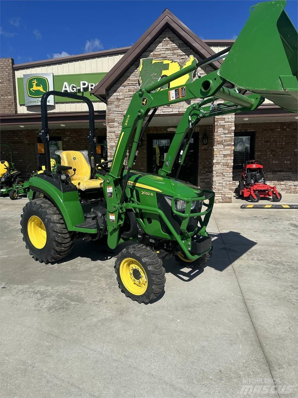 John Deere 2032R Kompaktné traktory