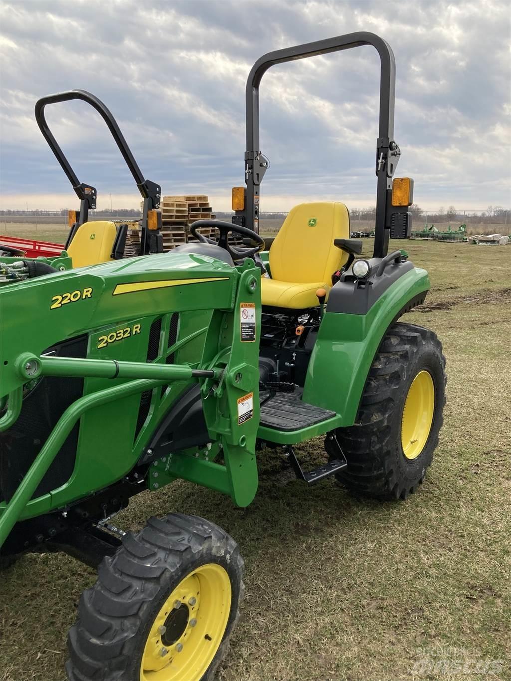 John Deere 2032R Kompaktné traktory