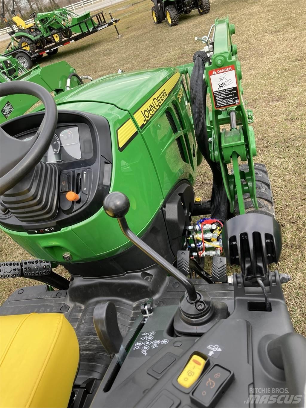 John Deere 2032R Kompaktné traktory