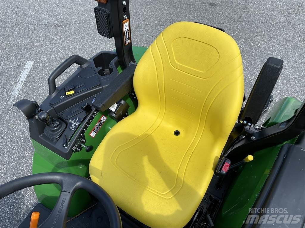 John Deere 2038R Kompaktné traktory