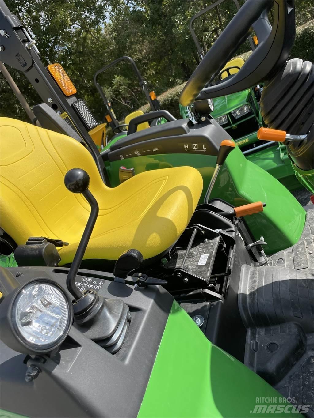 John Deere 2038R Kompaktné traktory