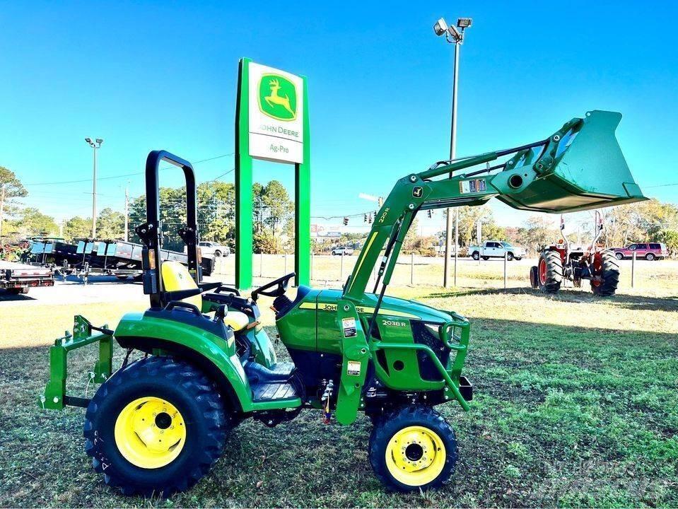 John Deere 2038R Kompaktné traktory