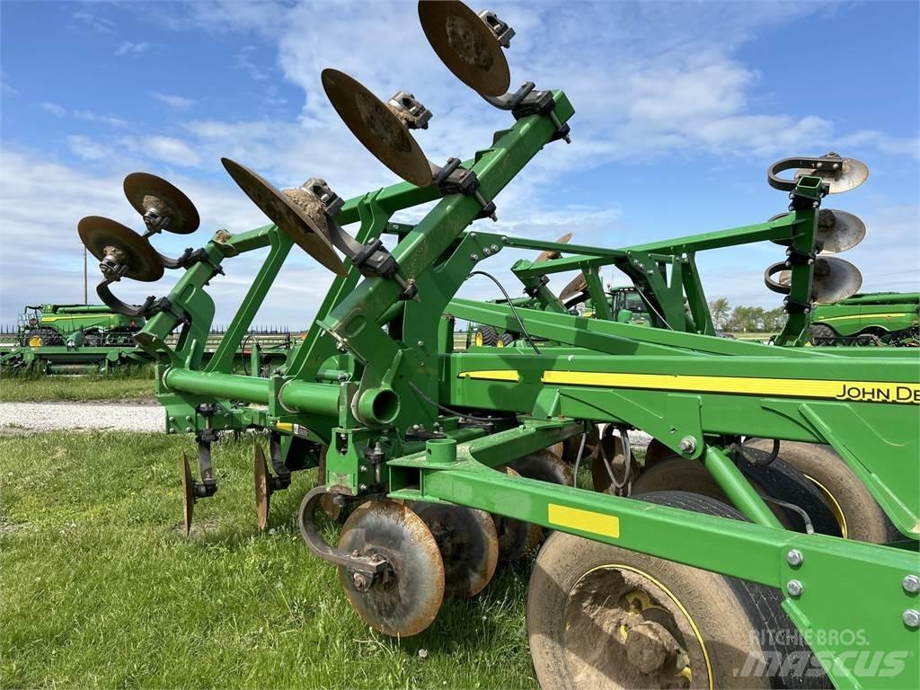 John Deere 2730 Ďalšie stroje na spracovanie pôdy a príslušenstvo