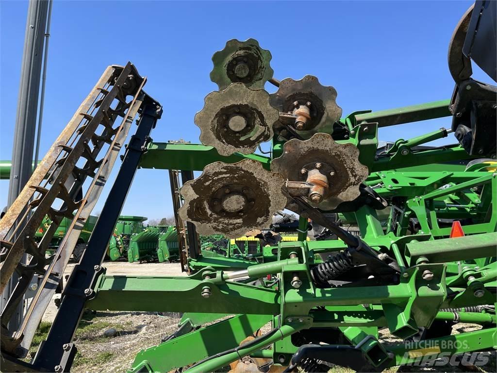John Deere 2730 Ďalšie stroje na spracovanie pôdy a príslušenstvo
