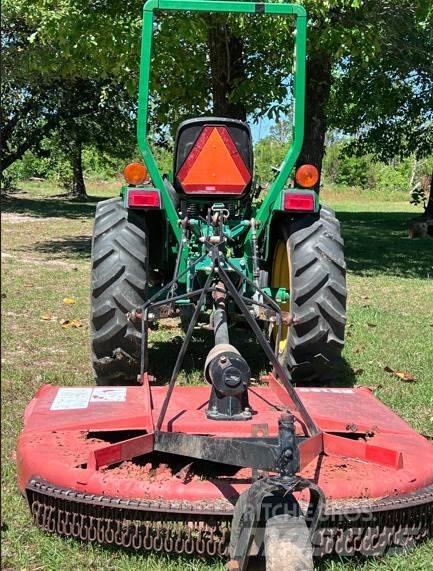 John Deere 3005 Kompaktné traktory