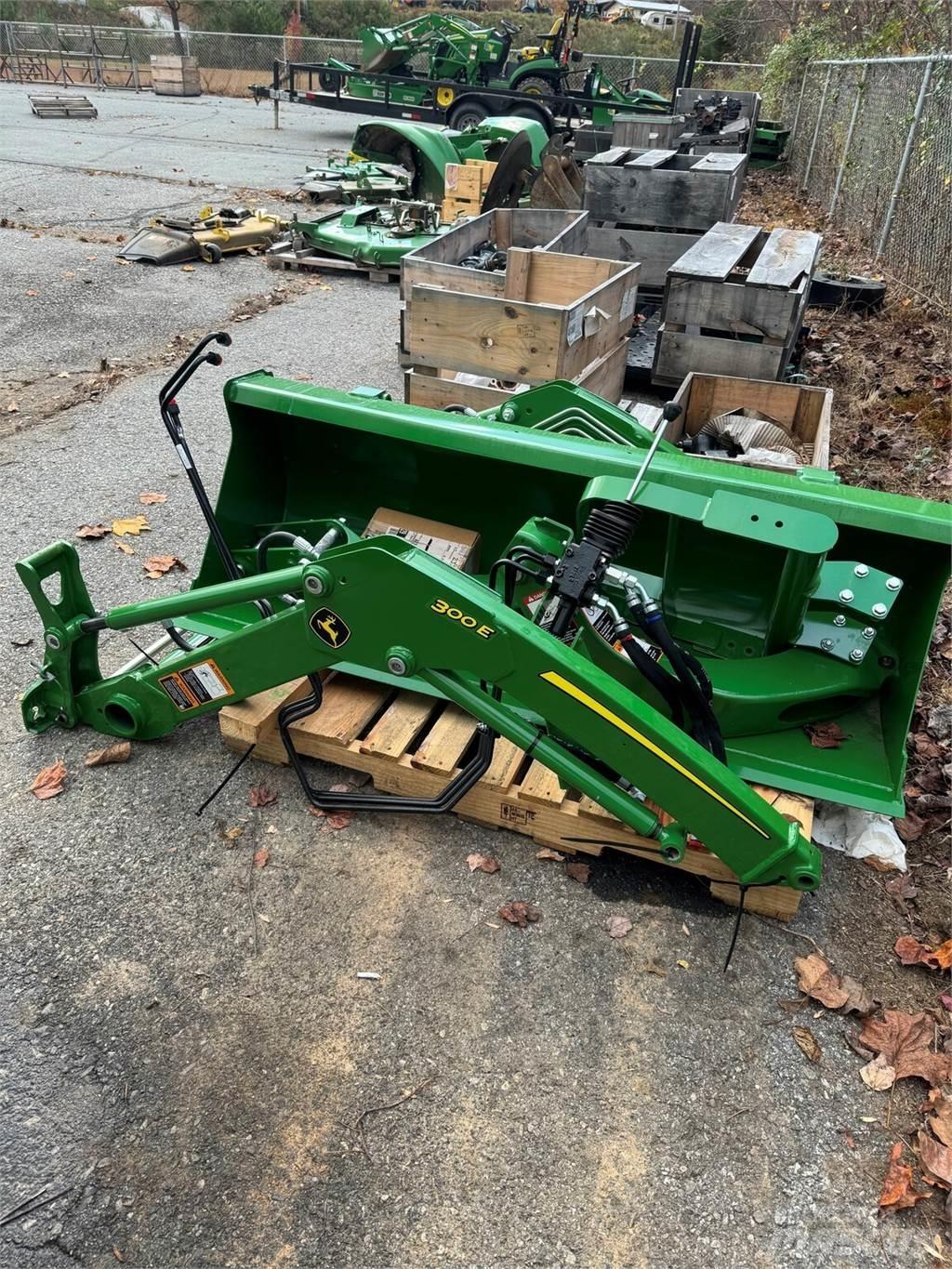 John Deere 300E Ďalšie poľnohospodárske stroje