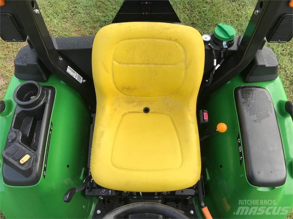 John Deere 3025E Kompaktné traktory
