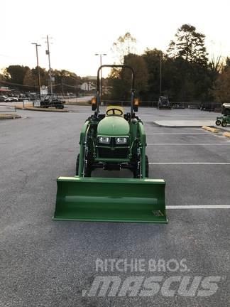 John Deere 3025E Kompaktné traktory
