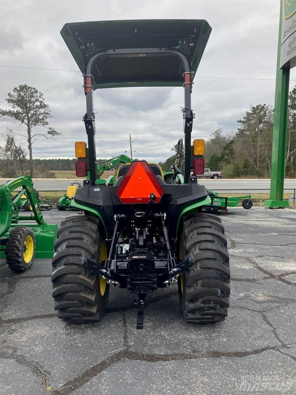 John Deere 3025E Kompaktné traktory