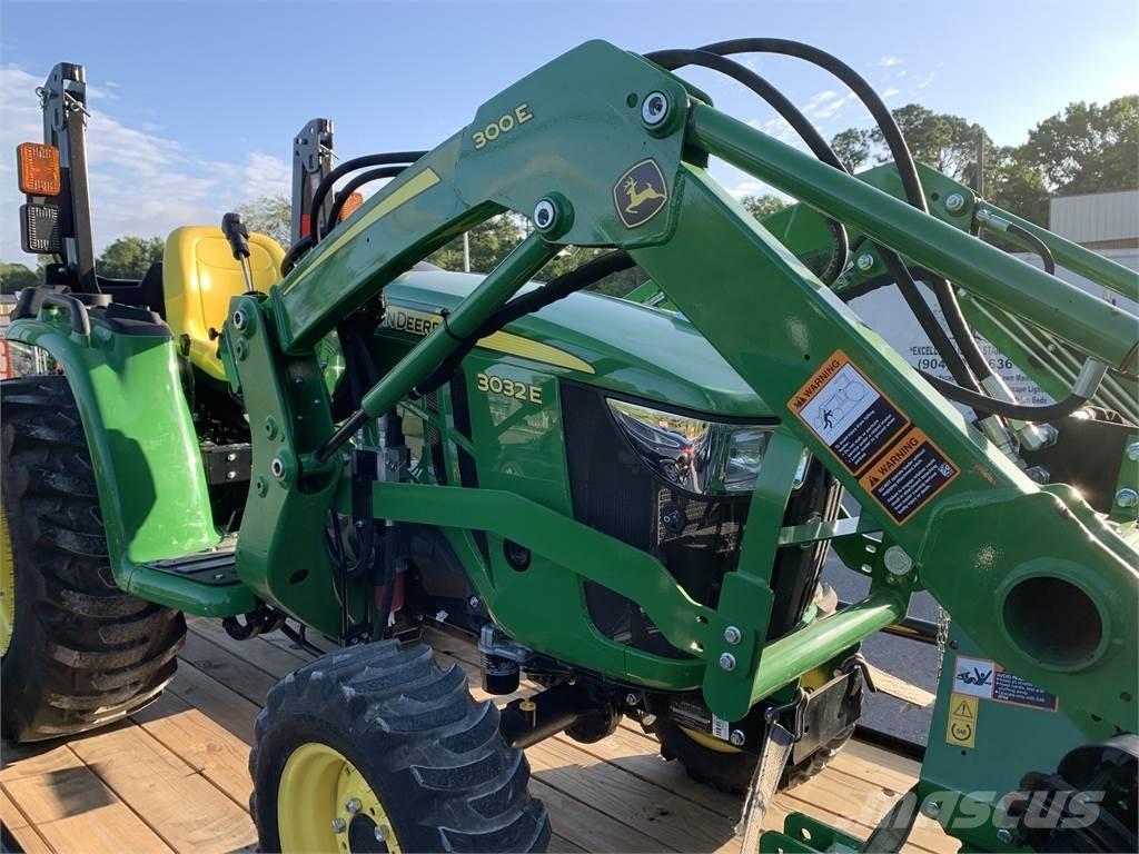 John Deere 3032E Kompaktné traktory