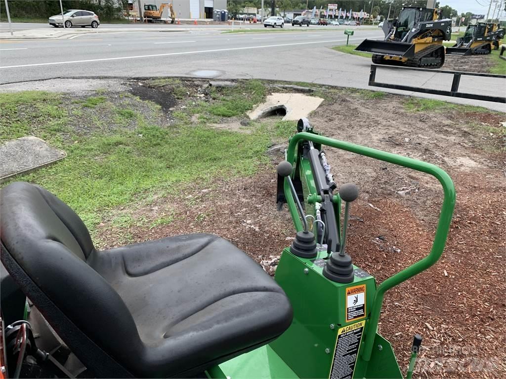 John Deere 3032E Kompaktné traktory