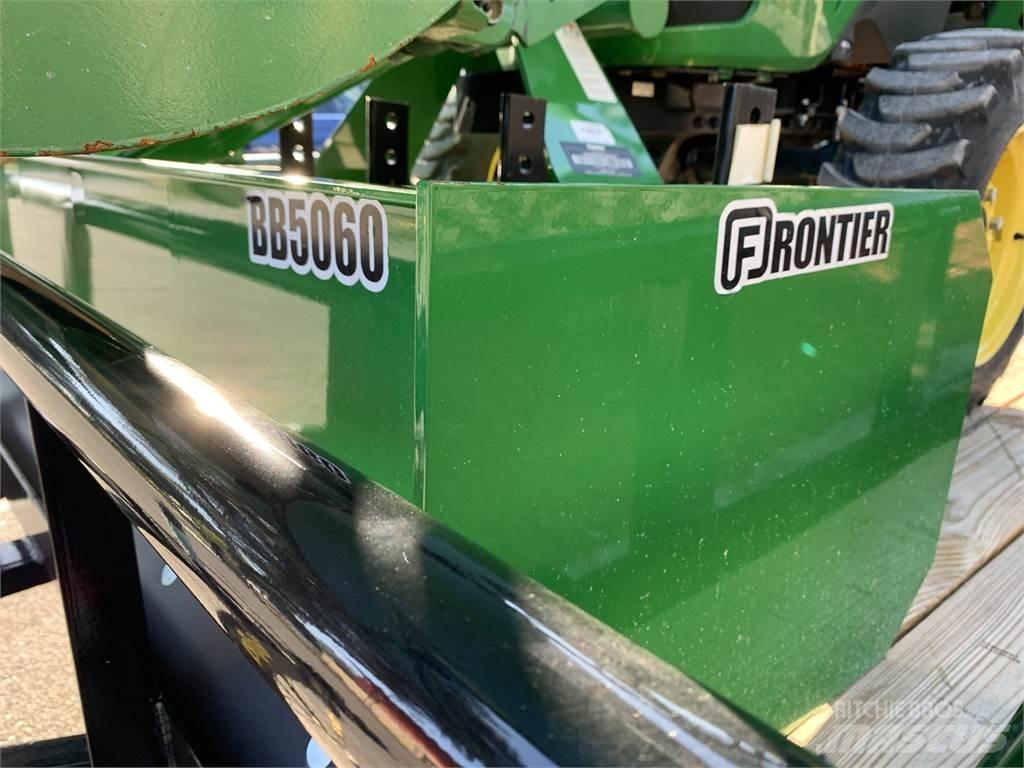 John Deere 3032E Kompaktné traktory
