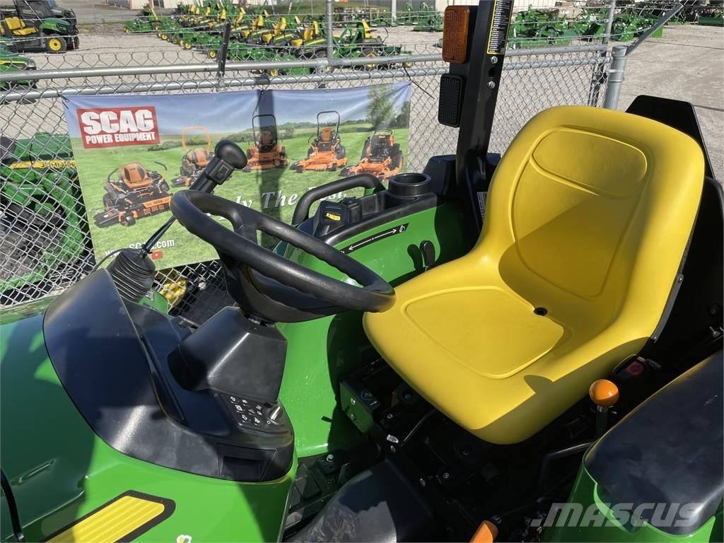 John Deere 3032E Kompaktné traktory