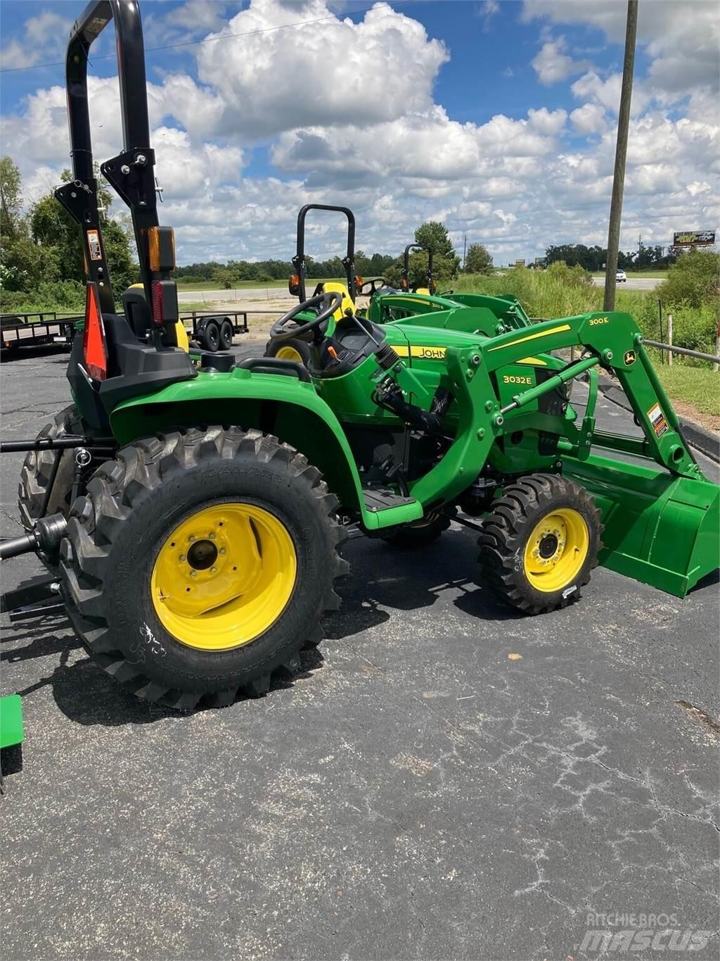 John Deere 3032E Kompaktné traktory