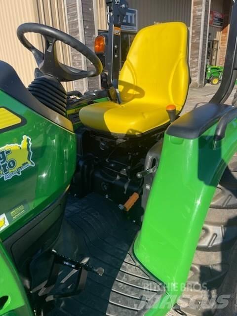 John Deere 3033R Kompaktné traktory